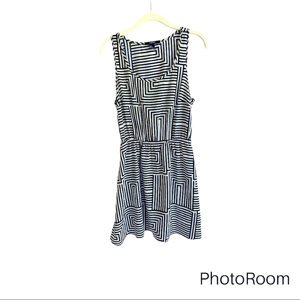 Black &White - Forever 21 - Geometric print dress- Medium size